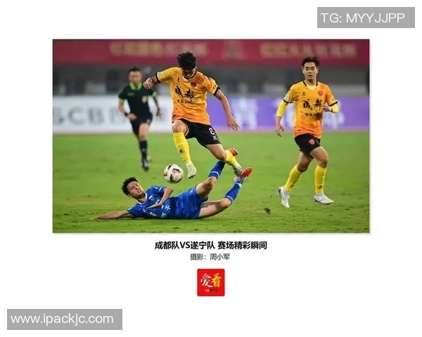 足球明星们的精彩瞬间合影集锦尽显球场魅力与友谊之情